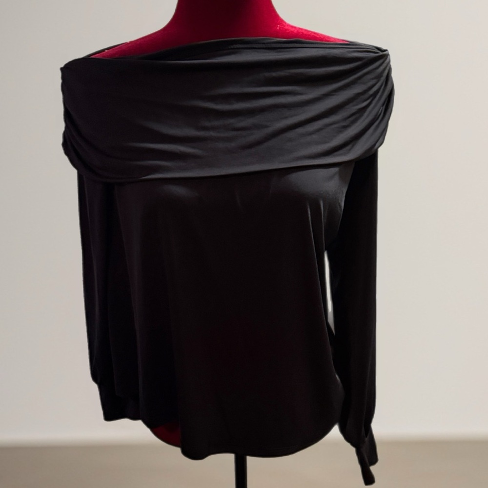 Colleen Lopez Black Off-Shoulder Long Sleeve Top